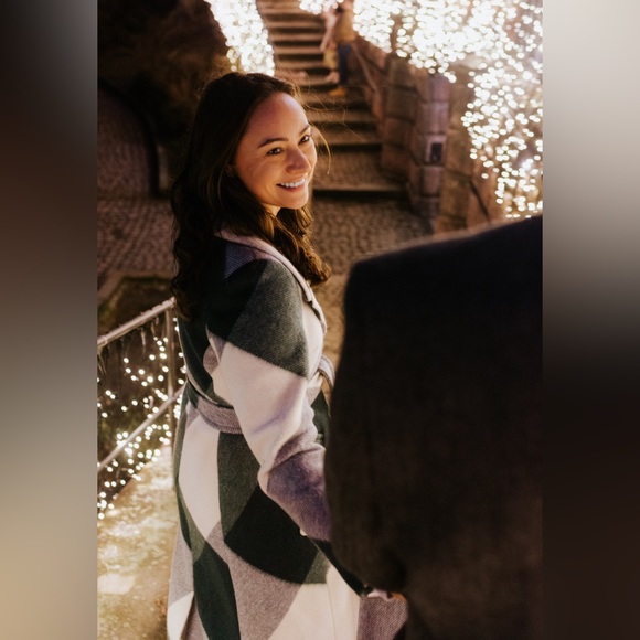 Meet your Posher, Alyssa - Picture 1 of 1